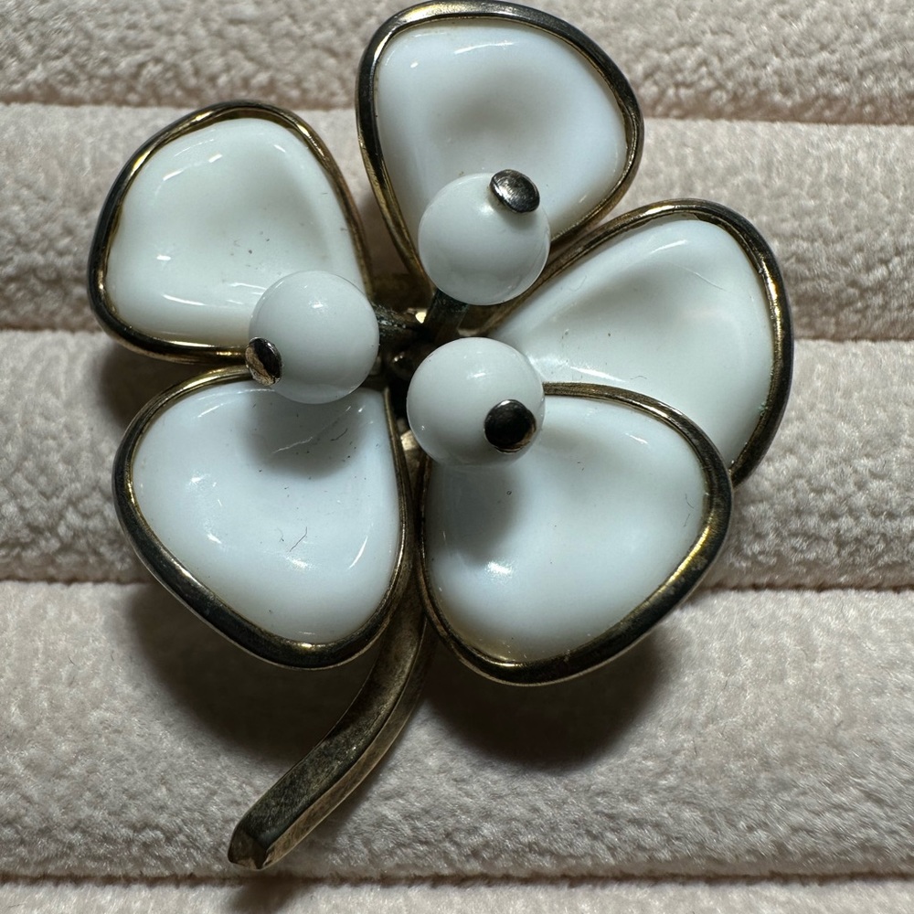 1951 Crown Trifiari Gold-Tine White Milk Glass Brooch